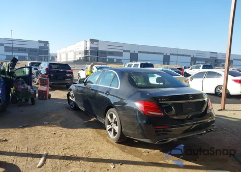 2019 Mercedes-Benz E 300 z USA, uszkodzony, nr VIN WDDZF4JB4KA616557